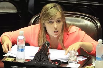 El bloque del FpV evalúa si mañana estará presente durante la asunción de Macri