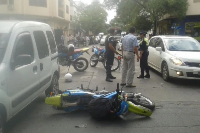 Atropellaron a un policía, en la esquina de Maipú y Corrientes