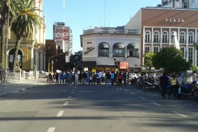 Corte en el microcentro: protestan por un desalojo