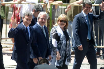 Poli: nadie es la Patria, pero la Patria somos todos