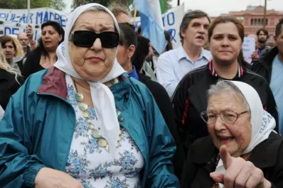 Condenan a Madres de Plaza de Mayo a pagar más de 33 millones de pesos