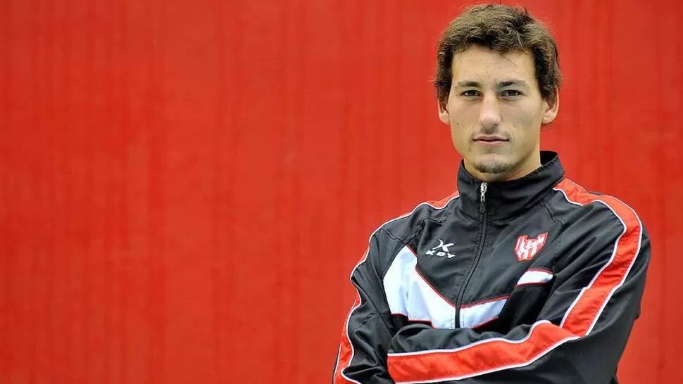 DE ROJO Y BLANCO.  Damián Schmidt podría pasar a vestir los colores del Decano. (LA VOZ DEL INTERIOR)