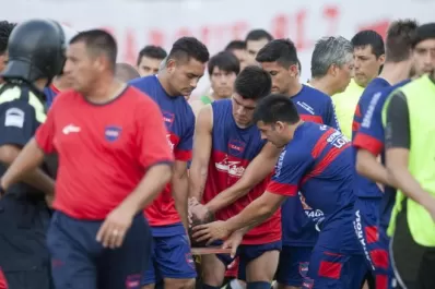 Por la agresión al arquero visitante, no se pudo disputar el partido entre Sportivo y Güemes