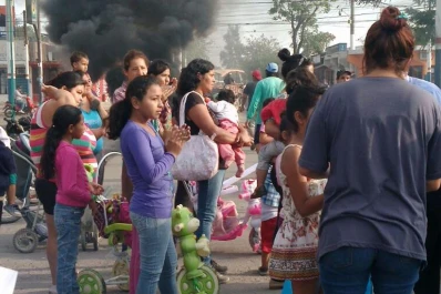 Alderetes: protestan por la falta de agua frente a la Municipalidad