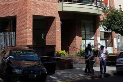 Asesinó a puñaladas a su ex esposa delante del hijo de ambos