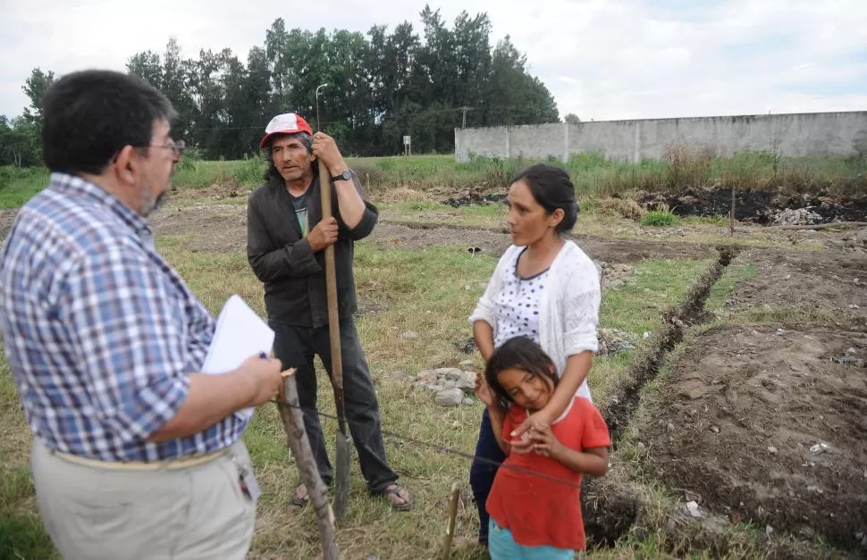 OCUPAS. Silvia y Manuel decidieron apropiarse de las tierras, cansados de pedir un terreno fiscal al municipio. credito