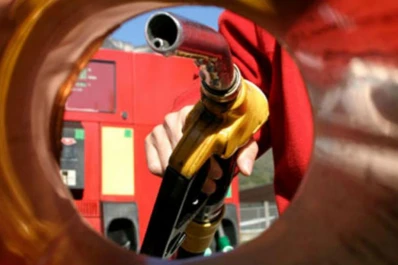 Macri anunciaría un aumento en el corte del alcohol para combustible