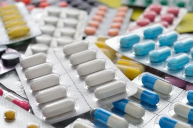 Laboratorios nacionales acordaron bajar el precio de los medicamentos