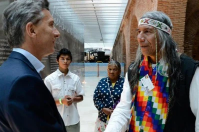 Macri, con un líder Qom