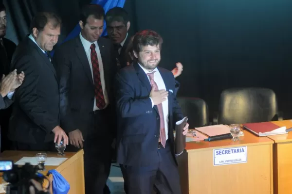 Voltean la designación de ocho funcionarios