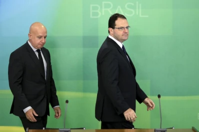 Rousseff reemplaza a   su ministro de Hacienda