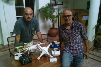 Compraron dos drones y los pusieron a trabajar