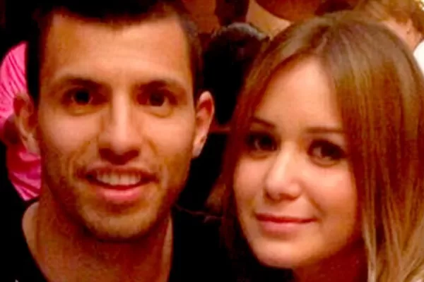 Con cariño para el Kun: la bandera de Karina en las redes