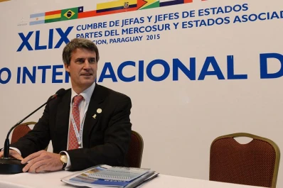 Prat Gay anticipó que Macri convocará a un acuerdo económico social