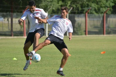 En Atlético, esperan por la compra de Schmidt