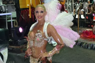 Mónica Farro: bajar la escalera como vedette es todo un arte