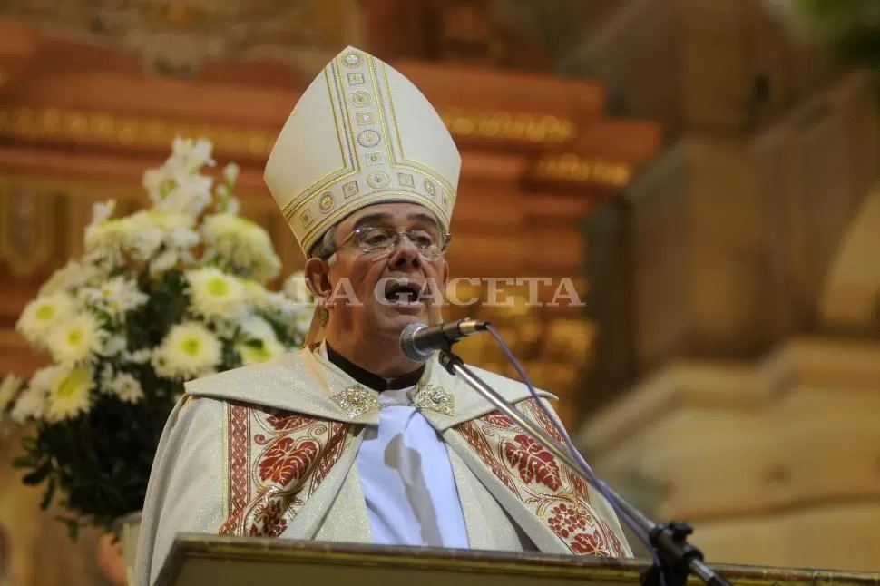 ALFREDO ZECCA. El Arzobispo encabezará mañana a las 20.30 la misa de Navidad. ARCHIVO LA GACETA