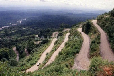 Tucumán y Catamarca acordaron impulsar la creación de un corredor bioceánico hacia Chile