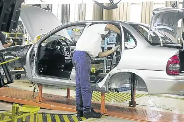 General Motors interrumpió su actividad en Rosario