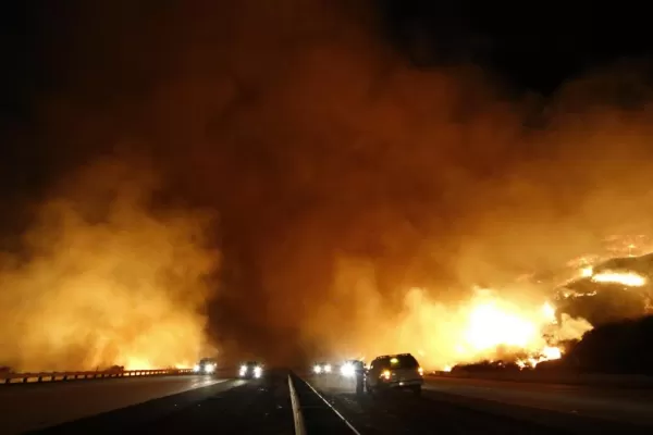 Incendios, tornados, tormentas y nieve en Estados Unidos
