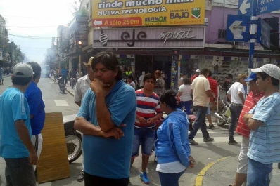 Caos en El Bajo por una protesta de vendedores ambulantes