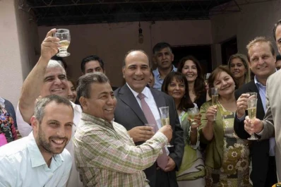 Manzur confirmó el pago de un bono de fin de año de $ 4.000