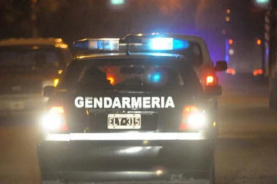 Detienen a un gendarme con ocho kilos de marihuana en Santiago