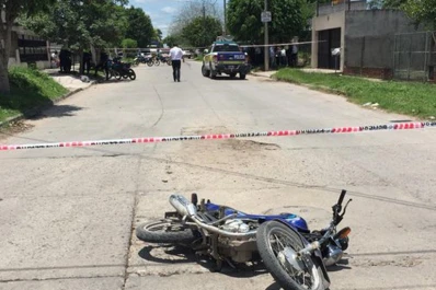 Persecución, tiroteo y un delincuente herido en el barrio Ejército Argentino