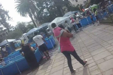 Milagro Sala instaló piletas frente a la Casa de Gobierno de Jujuy