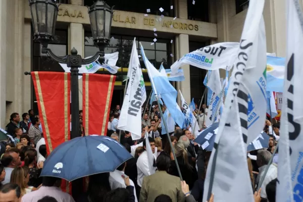 Caja Popular: titularizan a 34 trabajadores y dan por zanjado el conflicto