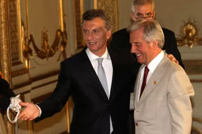 Macri visita a Tabaré y va a  Davos, pero no al Vaticano