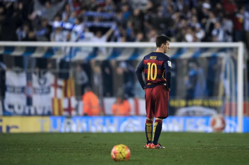 SIN BRILLO. Lionel Messi estuvo lejos de brillar y Barcelona no pasó del empate. reuters