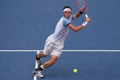 Mayer tuvo un convicente debut ante el alemán Becker en Doha