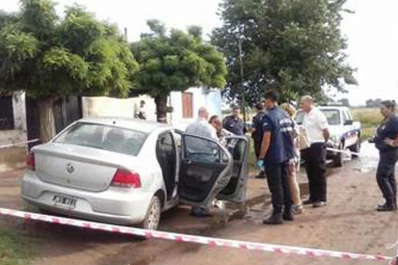 Una mujer mató a su esposo, baleó a la amante y se entregó