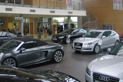 Reducen el impuesto a los autos de alta gama y motos