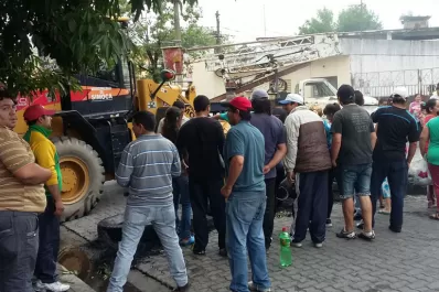 Tensión y protesta en Simoca por la desvinculación de contratados municipales
