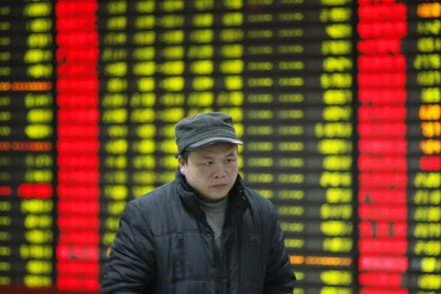 Caen las bolsas de China, suspenden las operaciones y tiemblan los mercados de Europa