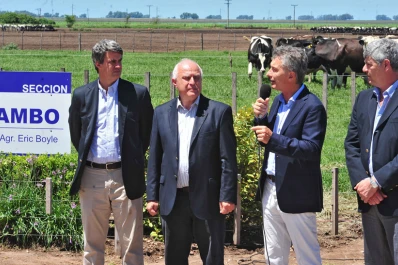 Macri anunció créditos y subsidios para los lecheros