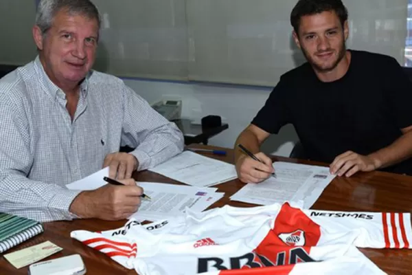 Arzura firmó en River, que el domingo inicia la pretemporada