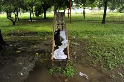Las plazas en mal estado alejan niños y atraen delincuentes