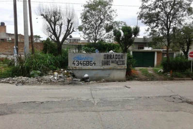 Nace un basural en Celedonio Gutiérrez y pasaje Río de Janeiro