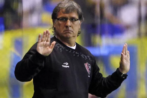 Martino: Messi juega igual en la Selección que en Barcelona