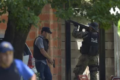 Buscaron a los prófugos por tierra y por agua