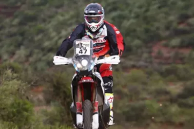 Toby Price pasó a la punta y Benavides conserva la ilusión