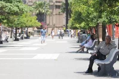 A pesar del calor intenso, no estará de mas tener un paraguas a mano