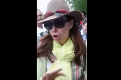 En un nuevo video casero, Cristina saludó a La Cámpora de Capital Federal