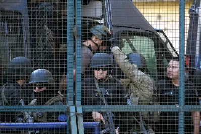 Los hermanos Lanatta y Schillaci se encuentran aislados en Ezeiza