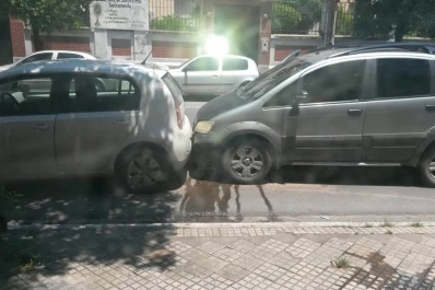 Cinco vehículos protagonizaron un choque en cadena