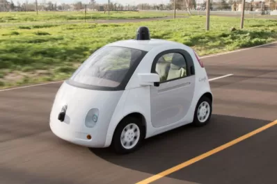 Google reconoce errores informáticos en sus autos sin conductor