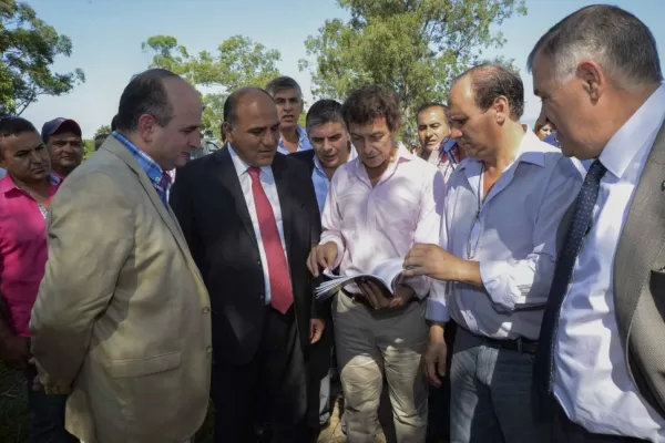 Manzur habló de pensar en el peronismo que viene y se reunió con intendentes bonaerenses